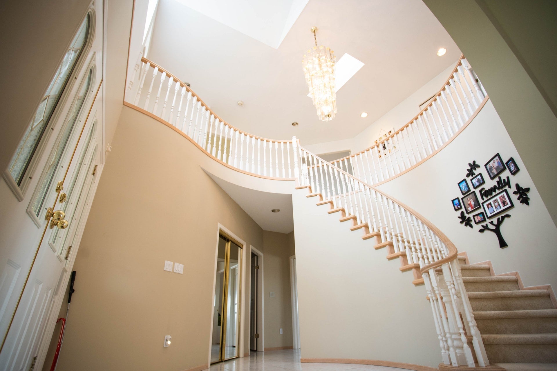 architecture-ceiling-home-2098443